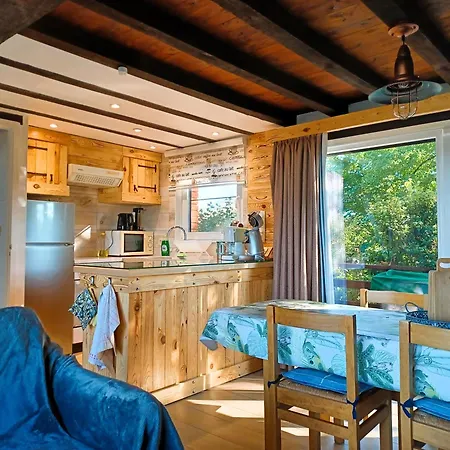 Louloudia Bonsoy Jaune 12 In Het Bos Met Mooi Uitzicht En Kalmte